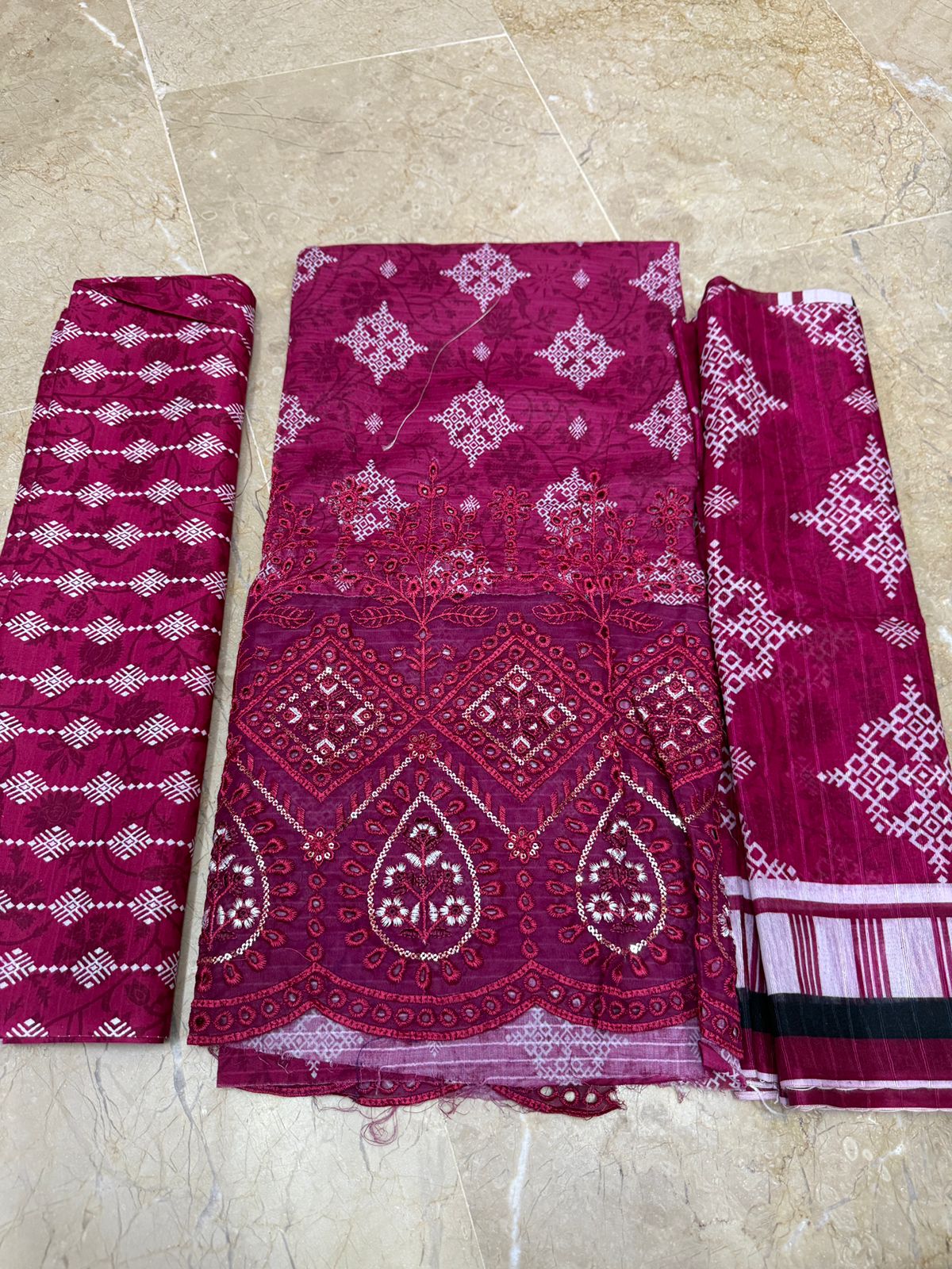 Doriya Fancy 3 Piece | Luxury Digital Lawn Suits - Hurain Arts